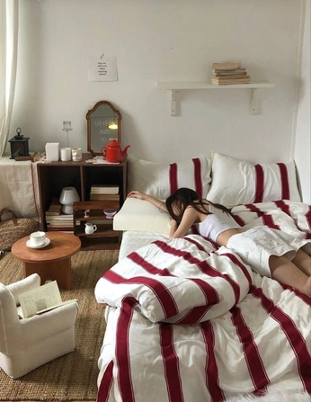 A cover of "mood board" cluster. The owner is beeya. The cluster consists of 30 elements.