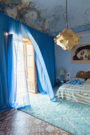 A cover of "BOYCUT" cluster. The owner is amyzeilon. The cluster consists of 18 elements.