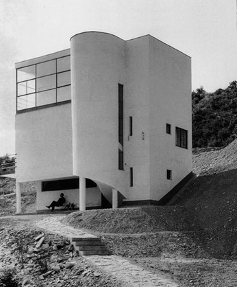 A cover of "Bauhaus 1920-1934" cluster. The owner is miliregretz. The cluster consists of 16 elements.