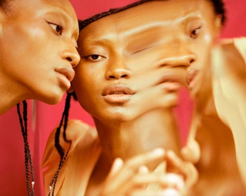 A cover of "Photography" cluster. The owner is farahranai. The cluster consists of 2 elements.