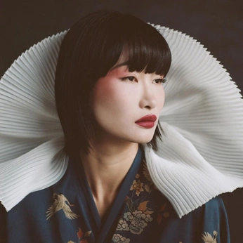 A cover of "VOGUE" cluster. The owner is anatomyofasoul. The cluster consists of 615 elements.