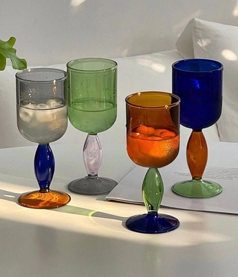 A cover of "Interior" cluster. The owner is slightlyish. The cluster consists of 1 element.