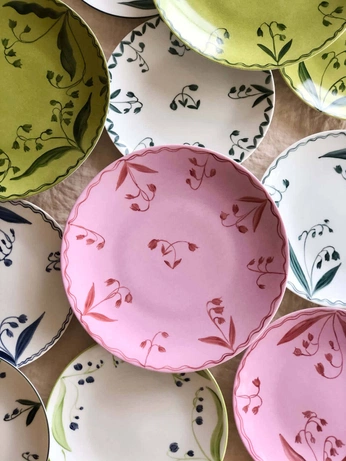 A cover of "May 25" cluster. The owner is selavie. The cluster consists of 14 elements.