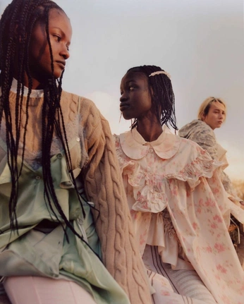 A cover of "group" cluster. The owner is caitlinkleynhans. The cluster consists of 13 elements.