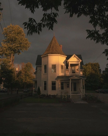 A cover of "Exteriors" cluster. The owner is crhii. The cluster consists of 7 elements.