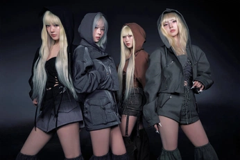 A cover of "aespa" cluster. The owner is avecreativa. The cluster consists of 9 elements.