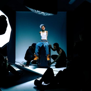 A cover of "Photshoots" cluster. The owner is khadijahatata. The cluster consists of 3 elements.