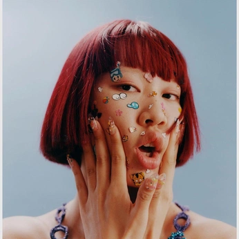 A cover of "PHOTO INSPO 01" cluster. The owner is genzou. The cluster consists of 697 elements.