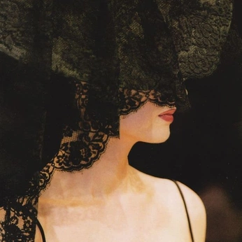 A cover of "miss S" cluster. The owner is dommit. The cluster consists of 144 elements.