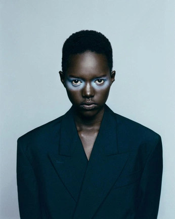 A cover of "Makeup" cluster. The owner is anthonybellemare. The cluster consists of 1 element.