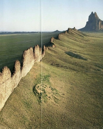 A cover of "nature&aesthetic" cluster. The owner is delmondo. The cluster consists of 140 elements.