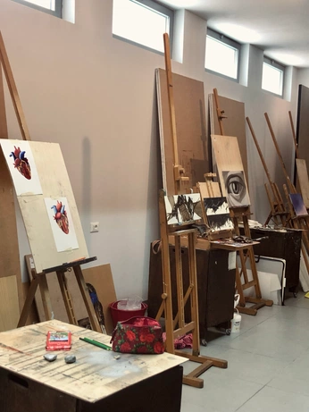 A cover of "I have to" cluster. The owner is crisara. The cluster consists of 27 elements.