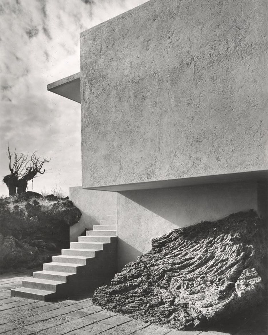 Residence in Pedregal, Mexico City, by Max Cetto and Luis Barragán. Photo by Guillermo Zamora.