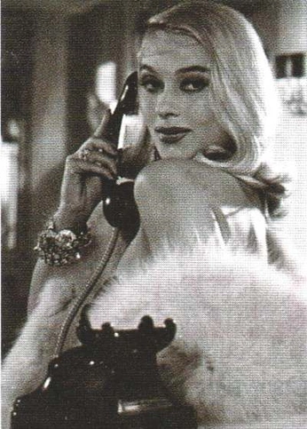 A cover of "a look" cluster. The owner is poeticsonder. The cluster consists of 9 elements.