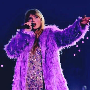 A cover of "icons, legends, moments" cluster. The owner is jamejame. The cluster consists of 19 elements.