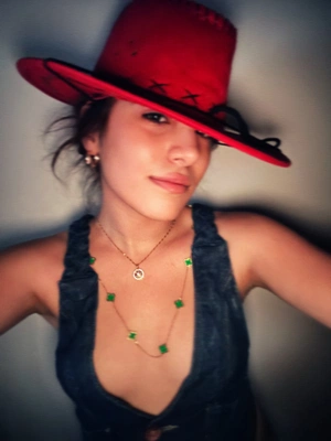 Elif Sena İnci avatar