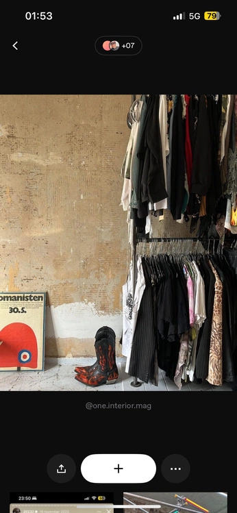 A cover of "room" cluster. The owner is doobi. The cluster consists of 3 elements.