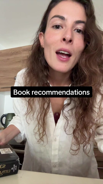 A cover of "Books" cluster. The owner is margauxbsg. The cluster consists of 1 element.