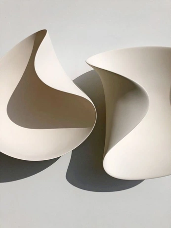 A cover of "calla lily inspo" cluster. The owner is dordor. The cluster consists of 2 elements.