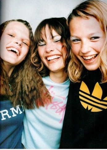 A cover of "claires" cluster. The owner is gracegaede. The cluster consists of 32 elements.