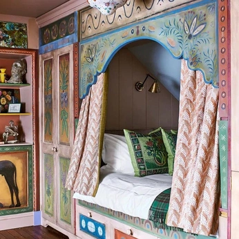 A cover of "interior" cluster. The owner is elia01. The cluster consists of 157 elements.