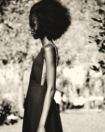 A cover of "photo:Portraits-in-BW" cluster. The owner is alexlessness. The cluster consists of 1 element.