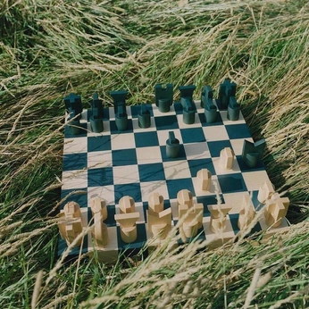 A cover of "Crea leo" cluster. The owner is leo.portfolio. The cluster consists of 4 elements.