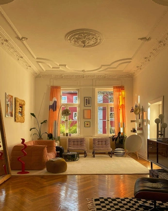 A cover of "Aprtmnt" cluster. The owner is qulka. The cluster consists of 3 elements.