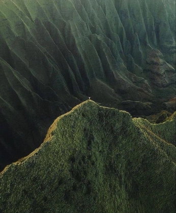 A cover of "Curves" cluster. The owner is mewig. The cluster consists of 29 elements.