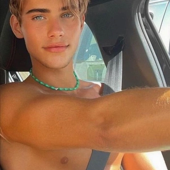 A cover of "Who's a pretty boy then?" cluster. The owner is tonescollections. The cluster consists of 63 elements.