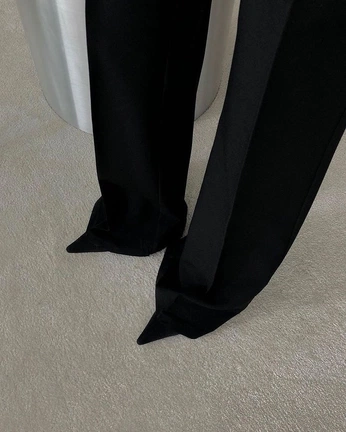 A cover of "ğost" cluster. The owner is simgeer. The cluster consists of 23 elements.