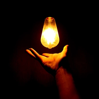 A cover of "Bulb" cluster. The owner is selfgallery031. The cluster consists of 138 elements.