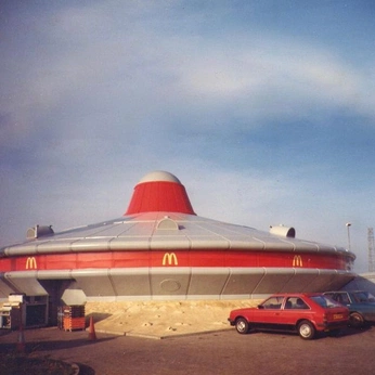 A cover of "Fast Food Brand" cluster. The owner is niiceben. The cluster consists of 24 elements.