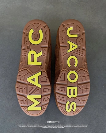 A cover of "FASHION ARCHIVE" cluster. The owner is rafaelmld. The cluster consists of 3 elements.