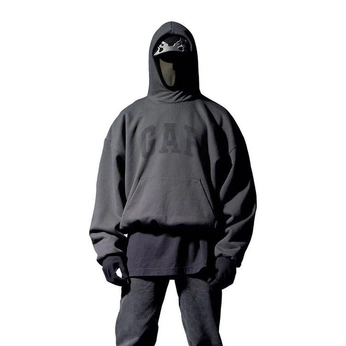 A cover of "YEEZY" cluster. The owner is vetements. The cluster consists of 84 elements.