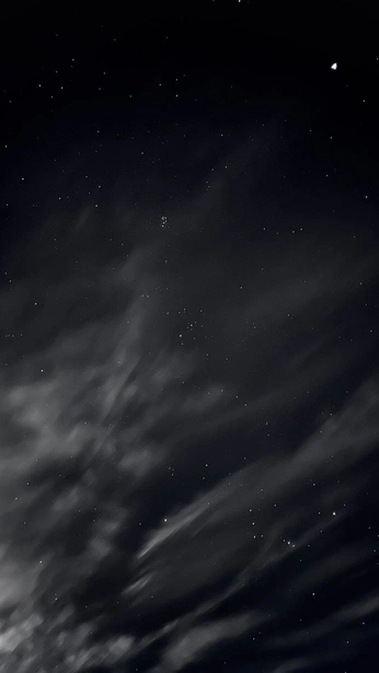 A cover of "Christopher Bahng" cluster. The owner is hitsuji. The cluster description is "Chris' photos". The cluster consists of 8 elements.