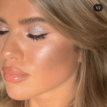 A cover of "lewks" cluster. The owner is janeincao. The cluster consists of 2 elements.