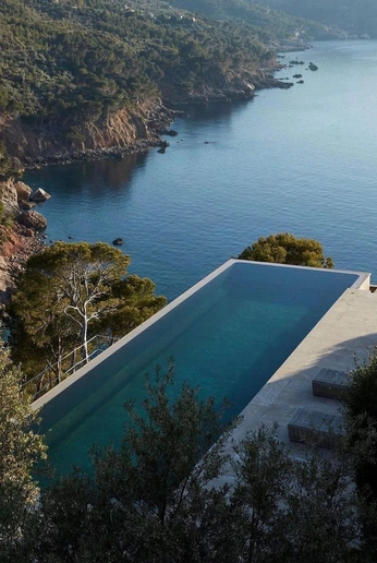 A cover of "home" cluster. The owner is juliaguarnieri. The cluster consists of 1 element.