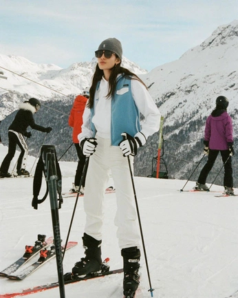 A cover of "Snowcore" cluster. The owner is albertninth. The cluster consists of 14 elements.