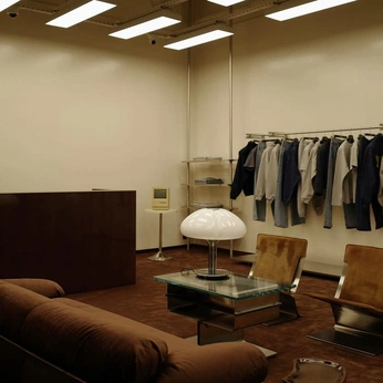 A cover of "[ Closet ]" cluster. The owner is spikeheron. The cluster consists of 48 elements.