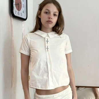 A cover of "antique and the unique" cluster. The owner is mmiumiu. The cluster consists of 28 elements.