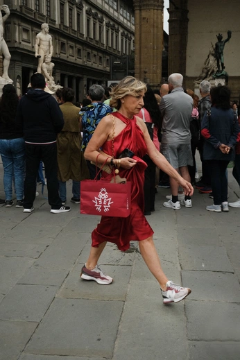 A cover of "Stretstyle" cluster. The owner is fotodialab. The cluster consists of 16 elements.