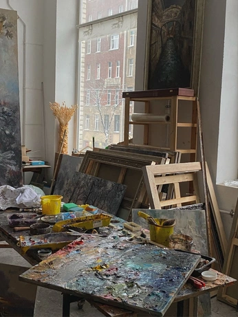 A cover of "Studio" cluster. The owner is arain. The cluster consists of 14 elements.