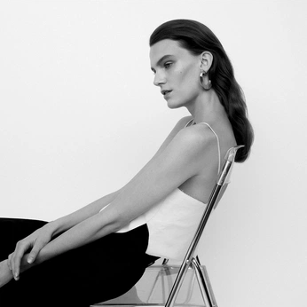 A cover of "Human Photography" cluster. The owner is heyheymia. The cluster consists of 20 elements.