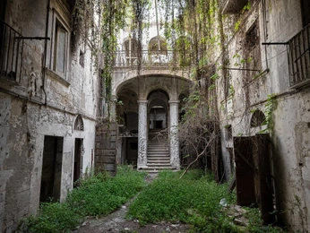 A cover of "Somewhere" cluster. The owner is erlenmeyer. The cluster consists of 9 elements.