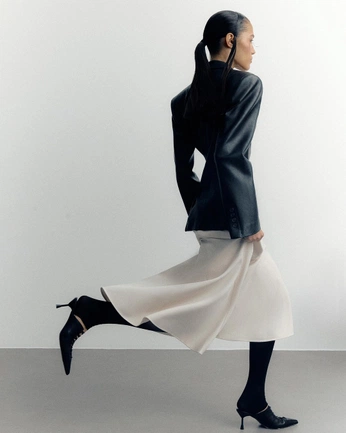 A cover of "fashion" cluster. The owner is floraled. The cluster consists of 113 elements.