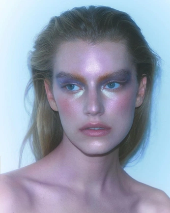 A cover of "• makeup •" cluster. The owner is prettygrlmantra. The cluster consists of 15 elements.