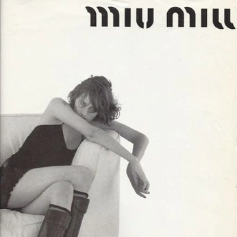 A cover of "lookbook" cluster. The owner is hanajauregui. The cluster description is "catalog". The cluster consists of 26 elements.