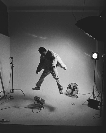 A cover of "awakening photoshoot" cluster. The owner is melbell02. The cluster consists of 2 elements.