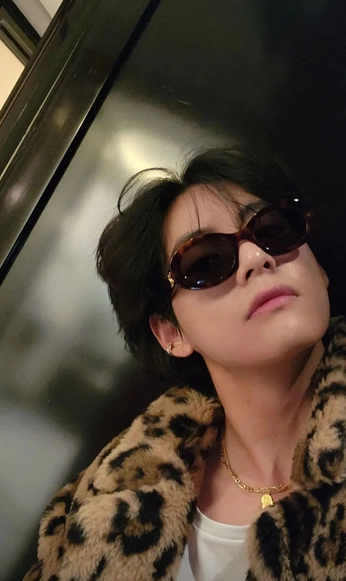 A cover of "burnt sugar" cluster. The owner is seokjin. The cluster consists of 34 elements.